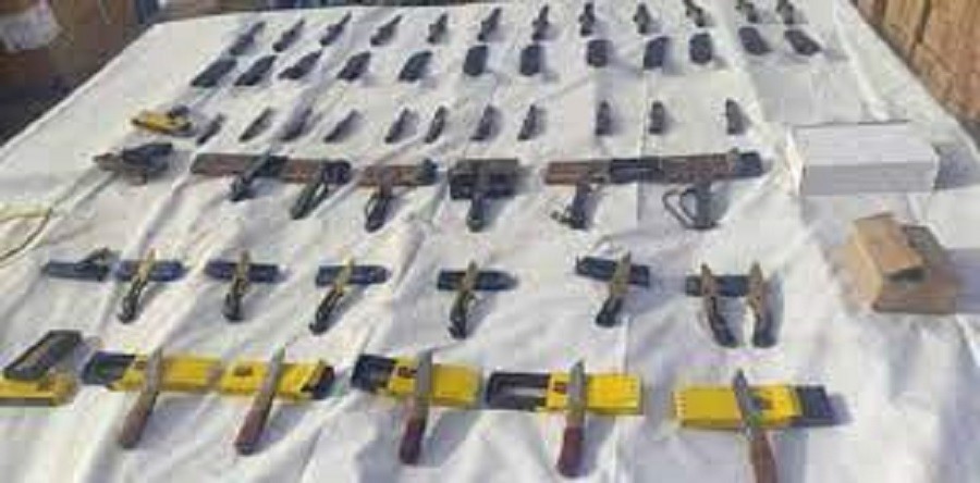 İran körfəzdə minlərlə qaçaq silah daşıyan gəminin saxlanıldığını bildirir