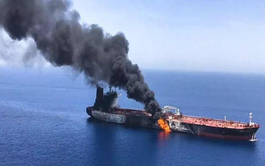 İran Oman dənizində neft tankerinə hücum etməkdə günahlandırılır