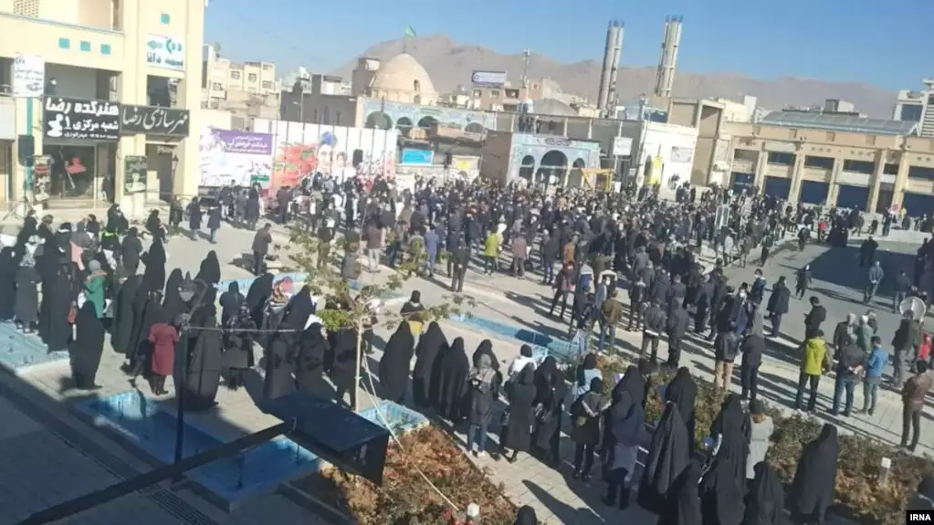 İranda su üsyanı genişlənir: Çahar Mahal və Bəxtiyari əyalətində on minlərlə əkinçi etiraz aksiyası keçirib - FOTO
