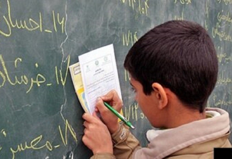 İranda 100 minlərlə şagird təhsili tərk edib