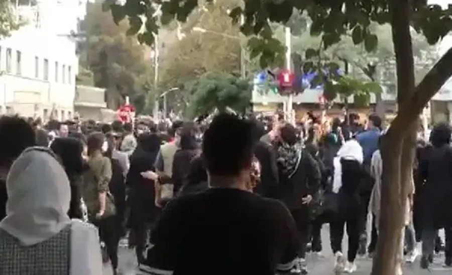 İranda 12 oktyabrda kütləvi nümayişlərə hazırlıq barədə bildiriş yayılıb