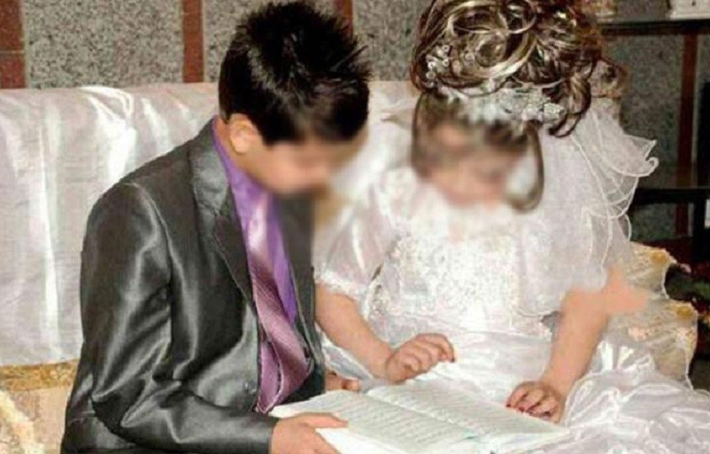 İranda erkən evlilik sayı kəskin artıb
