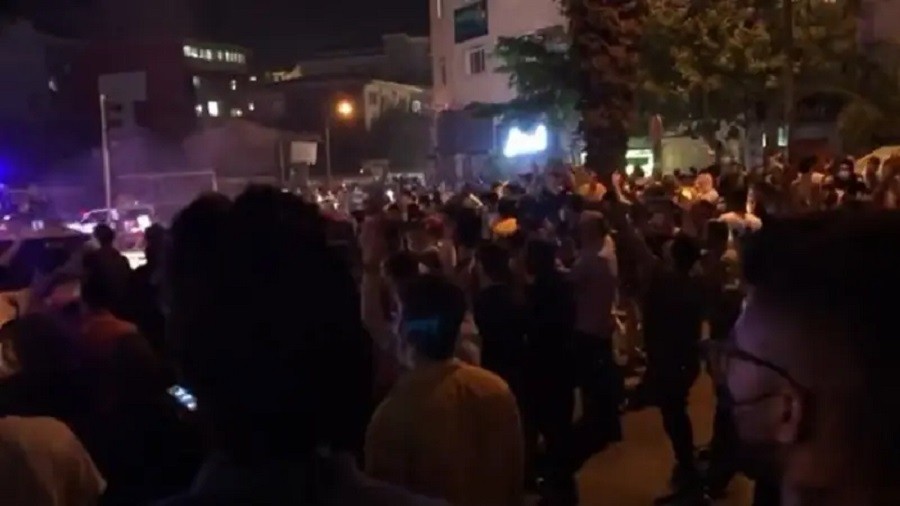 İranda etiraz dalğası böyüyür- 2 etirazçı güllələnib