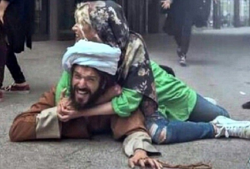 İranda mollalara hücumlar artıb