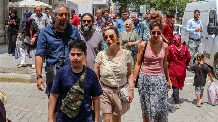 150 min İran vətəndaşı Van şəhərinə səfər edib