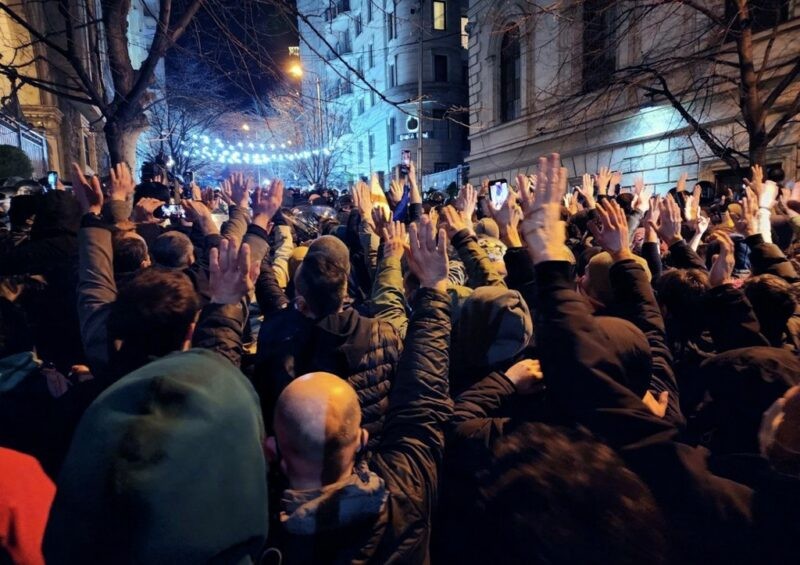 Gürcüstanda etirazlar bəhrəsini verdi- Hökumət geri addım atdı