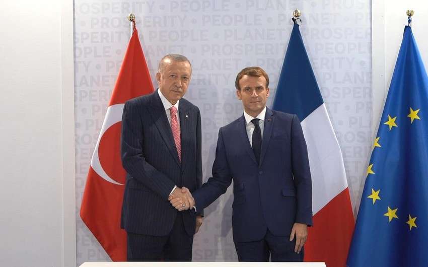 Ərdoğan Makronla "altılıq" formatında əməkdaşlıq platformasının yaradılmasını müzakirə edib