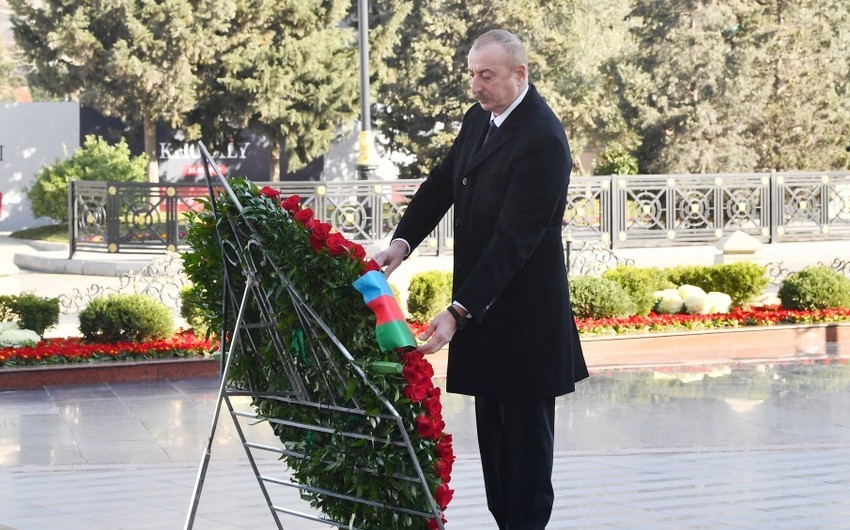 Prezident İlham Əliyev Xocalı soyqırımı abidəsini ziyarət edib