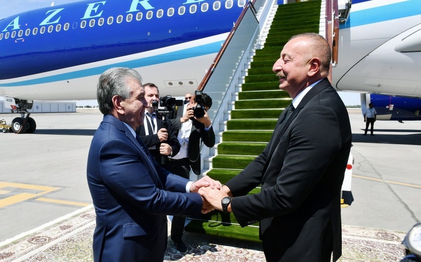 Prezident İlham Əliyev özbəkistanlı həmkarını Azərbaycana rəsmi səfərə dəvət edib