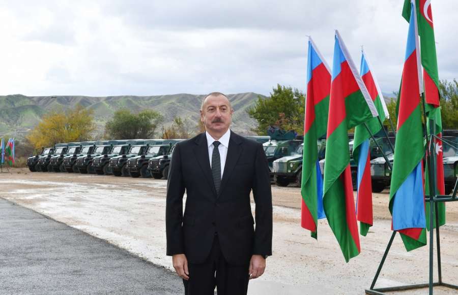 Prezident Ermənistanla sərhədə getdi - FOTOLAR