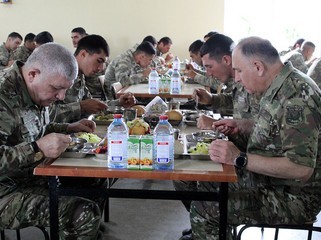 Kərim Vəliyev Quru Qoşunlarında müşavirə keçirdi