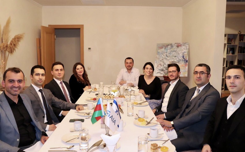 İsrail səfiri azərbaycanlı məzunlar üçün iftar süfrəsi təşkil edib