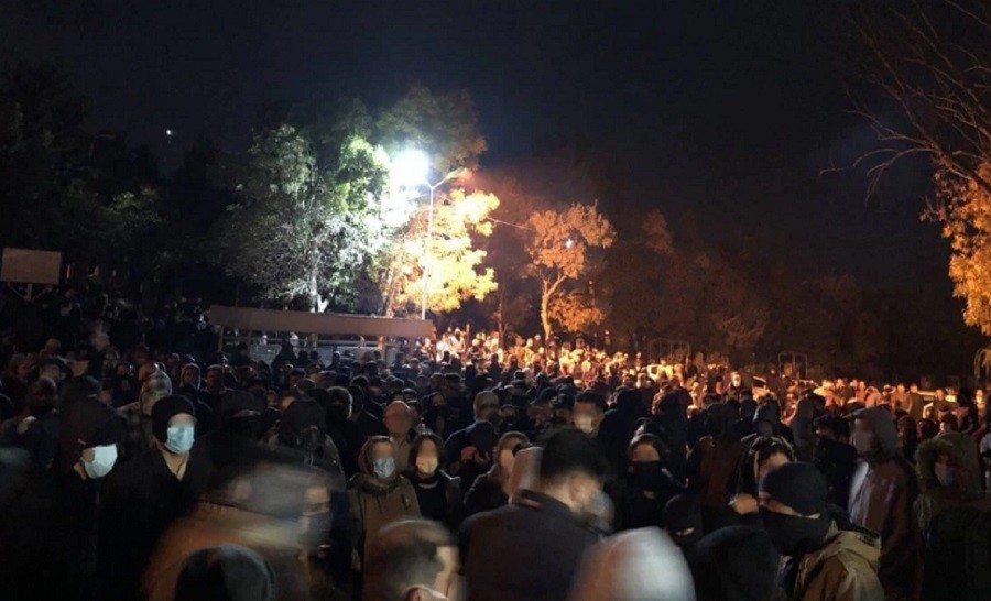 Ötən gecə SEPAH Soyuqbulaqda etirazçılara qarşı əməliyyat keçirib-VİDEO