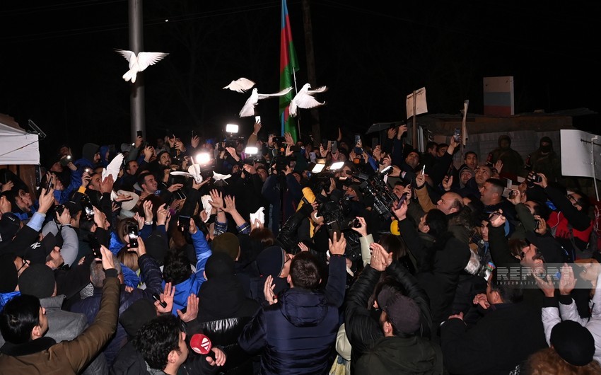 Şuşa-Xankəndi yolunda keçirilən aksiyanın iştirakçıları havaya göyərçin buraxıblar
