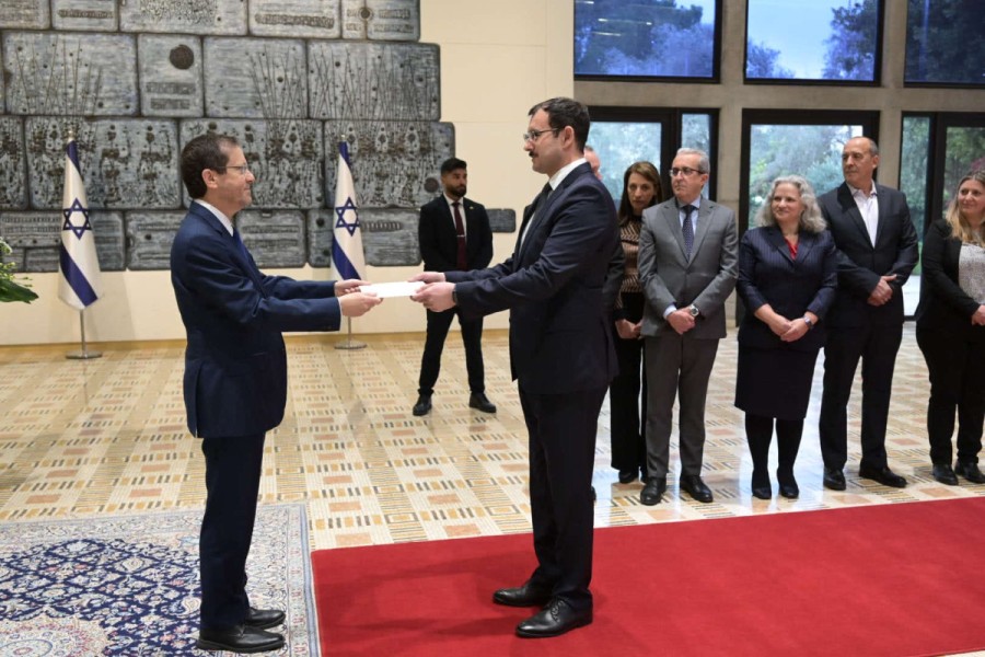 Azərbaycan Səfiri etimadnaməsini İsrail Prezidentinə təqdim edib