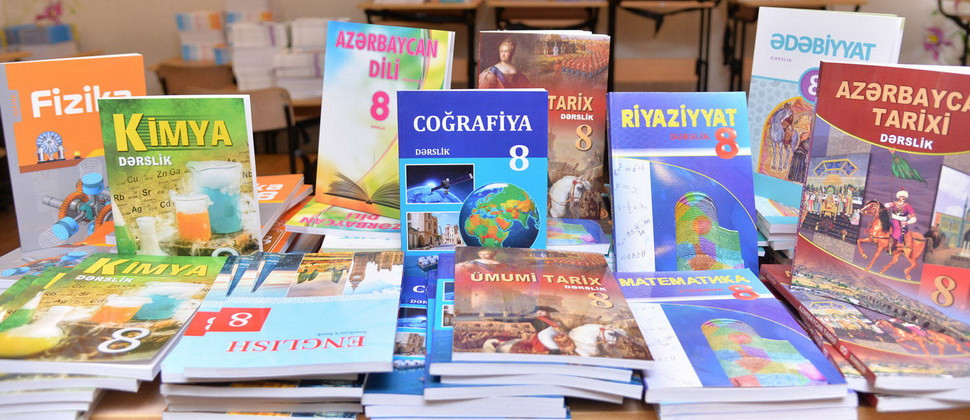 Azərbaycan Gürcüstana dərslik göndərdi