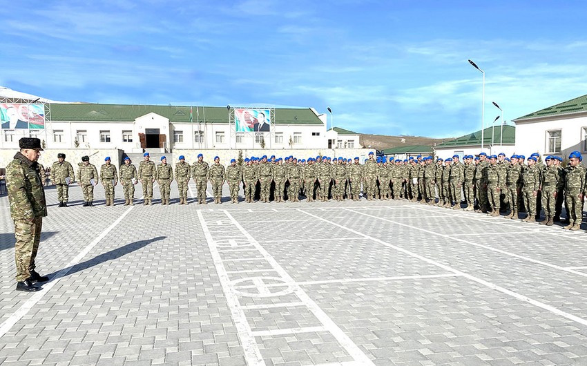 Azərbaycan Ordusunun Baş Qərargah rəisi Quru Qoşunlarında olub, müşavirə keçirib