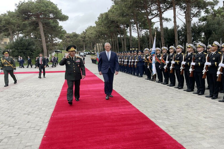 Azərbaycan və İsrail müdafiə nazirləri ikitərəfli əməkdaşlığı müzakirə edib