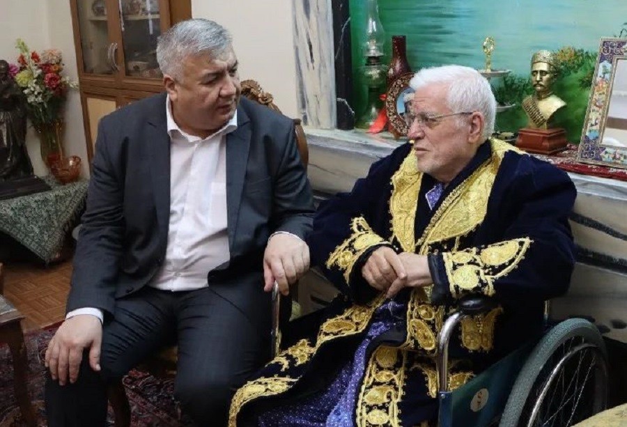 Özbəkistan səfiri güneyli dilçi ilə görüşüb